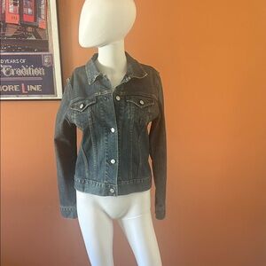 VINTAGE GAP classic style darker blue women’s jean jacket